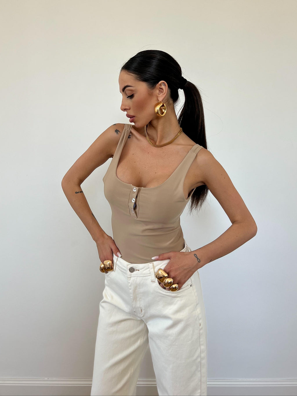 Top Botton Nude